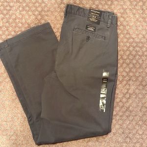 NWT! Banana Republic Lived in Chino 35 x 32 dark grey pants.